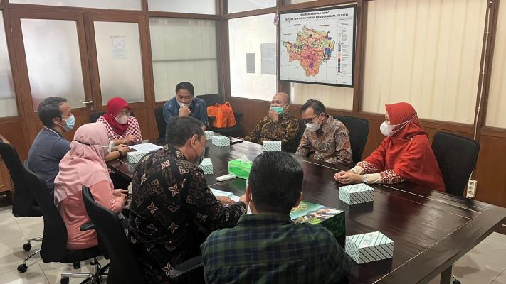 STUDI TIRU TERKAIT PENYUSUNAN DAN PENERAPAN INOVASI DI BIDANG HUKUM